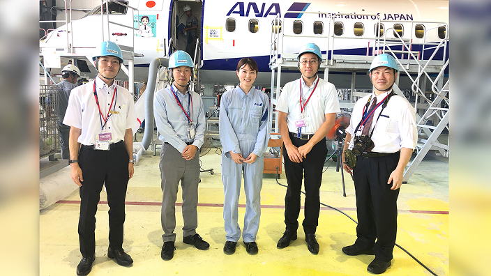 LIVE ANA GROUP03